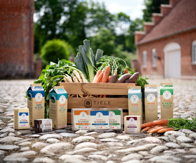 Tjele Gods dairy products and vegetables.